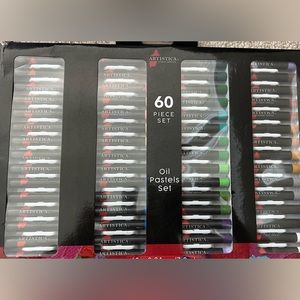 60 piece oil pasyels set NWT